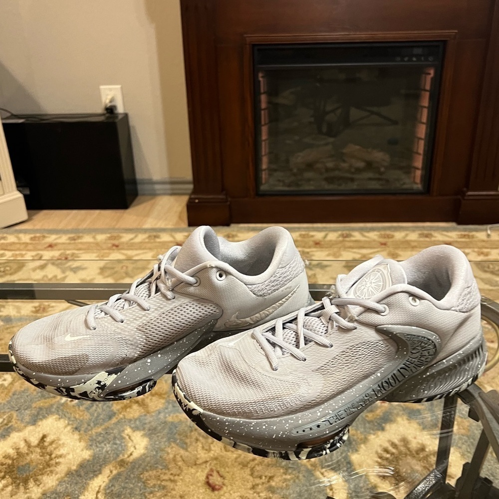 Nike Light Silver Gray Tennis Shoes - Picture 4 of 14